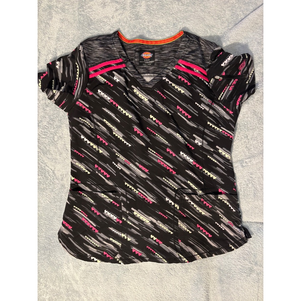Dickies Gen Flex Scrub Top Medium Black Pink Heart Print V-Neck DK602 FALV
